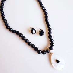 #Conjunto colar + brinco de pedra natural preto ônix e madrepéola - banhado a ouro