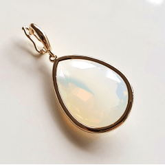 *Pingente de cristal opalina( pedra da lua ) - banhado a ouro 