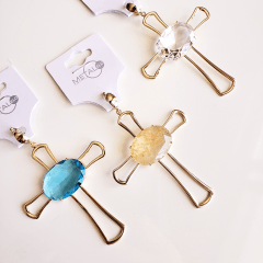 Pingente de cruz com cristal rutilo - banhado a ouro
