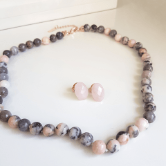 Conjunto Lady - colar e brinco de pedras naturais jaspe cinza mesclado e quartzo rosa