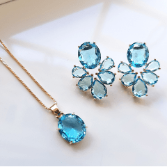 Conjunto com cristais azul aquamarine - colar e brinco 