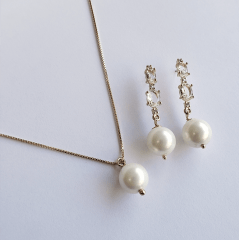 Conjunto de cristais white e pérola shell