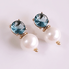 Brinco de pérola - modelo Perla - com cristal azul aquamarine