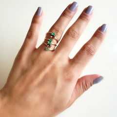 Conjunto anel e brinco de cristais verde esmeralda - modelo Mariah - banhado a ouro  