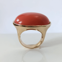 Conjunto anel e brinco de resina coral  - banhado a ouro 