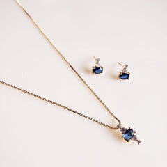 Conjunto colar + brinco com cristais azul safira e zircônias - banhado a ouro 