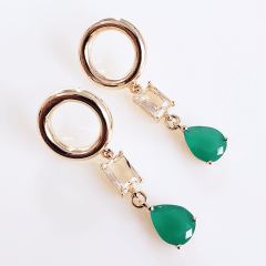 *Conjunto colar + brinco com cristais verde e rosa morganita- banhado a ouro  