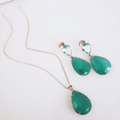 Conjunto colar + brinco com cristais verde menta e fusion - banhado a ouro 