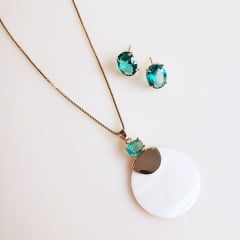 #Conjunto colar + brinco com cristais verde turmalina e madre pérola - banhado a ouro 