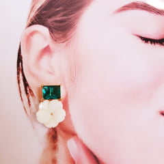 #Conjunto colar + brinco com cristal verde turmalina e madre pérola - banhado a ouro