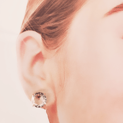 #Conjunto colar + brinco com cristal white e relicário - banhado a ouro    