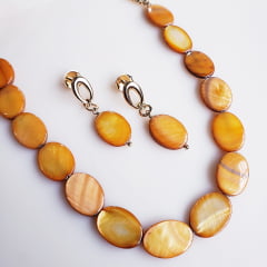 #Conjunto colar + brinco com madrepérola dourada 1 - banhado a ouro  