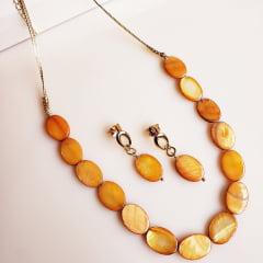 #Conjunto colar + brinco com madrepérola dourada 1 - banhado a ouro  