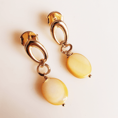 #Conjunto colar + brinco com madrepérola dourada- banhado a ouro 