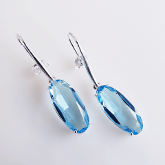 Brinco anzol com cristal azul aquamarine - banhado a prata       