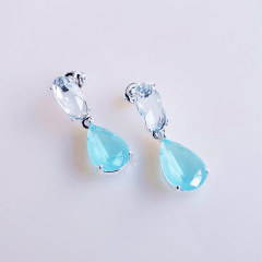 Brinco com cristal azul aqua - banhado a prata 