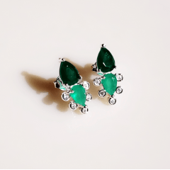 Brinco Lívia -cristais verde esmeralda e zircônias - banhado a prata