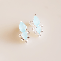 Brinco Lívia -cristais aquamarine leitoso e zircônias - banhado a prata 