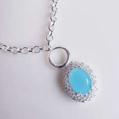 Colar corrente elo português e pingente cristal azul claro fusion - banhado a prata  